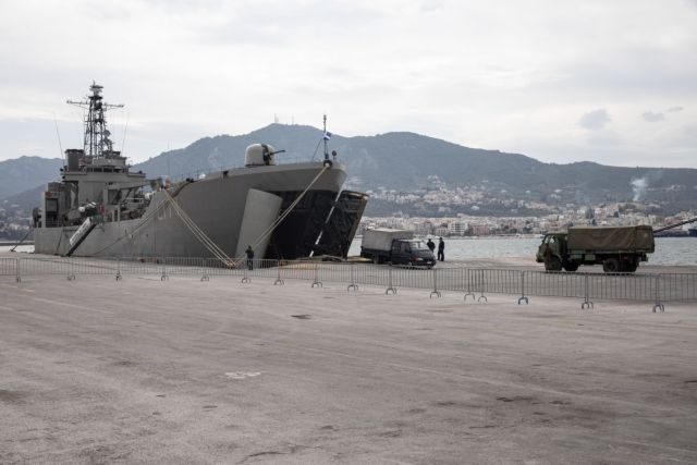 Αναχώρησε το αρματαγωγό με 450 πρόσφυγες από τη Λέσβο