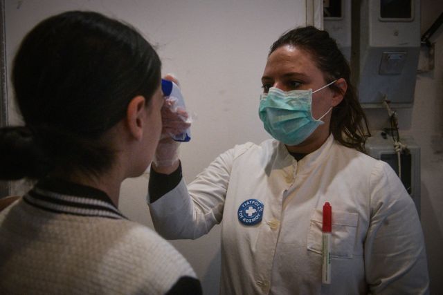 Κοροναϊός: Αυστηρές οδηγίες Τσιόδρα για τους νοσούντες που μένουν σπίτι