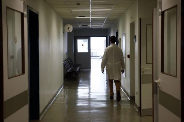 Νοσοκομειακοί γιατροί προς Μητσοτάκη : Στον πόλεμο χρειάζονται στρατιώτες και όπλα