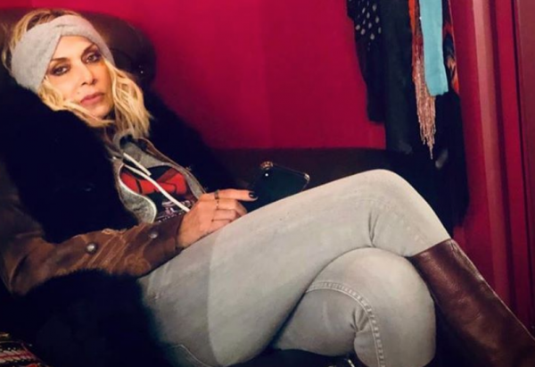 «Θύμα» του κοροναϊού και η Άννα Βίσση – Αναβάλλει εμφανίσεις