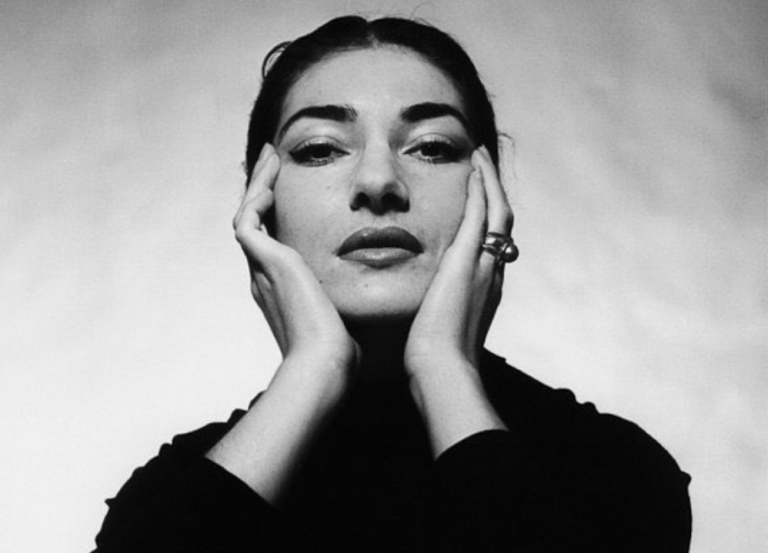 Σέσιλ Μπίτον : O φωτογράφος των διασήμων μέσα από μία νέα έκθεση