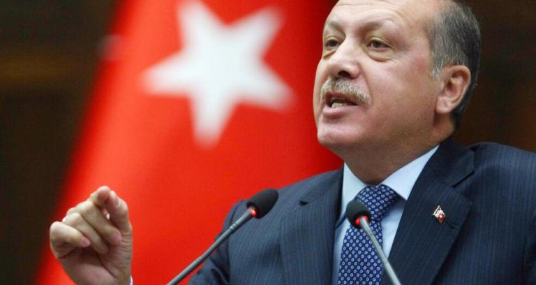 Ωρα να πέφτουν οι μάσκες