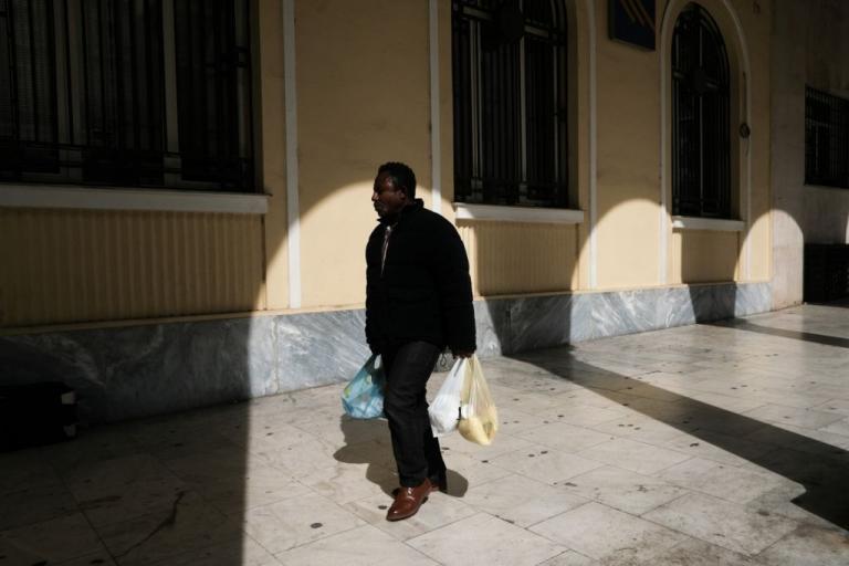 Σποτάκια σε 10 γλώσσες για ενημέρωση των μεταναστών για τον κοροναϊό