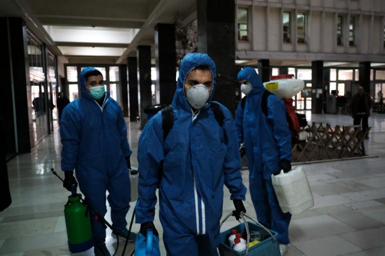 Σε «καραντίνα» η χώρα μετά τα 190 κρούσματα – Ποιες συνήθειες κόβονται μαχαίρι