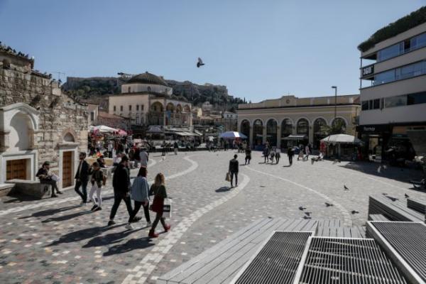 Κοροναϊός: Ουρές στα σούπερ μάρκετ σε μια χώρα «φάντασμα» – Τι αλλάζει στις ζωές μας