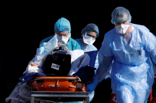 Καθησυχαστικός ο Μόσιαλος για χανταϊό: «Δεν υπάρχει λόγος πανικού»