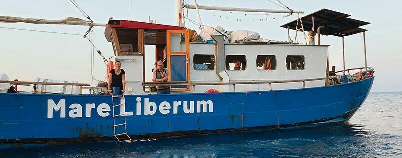 Μυτιλήνη : Κάτοικοι εμπόδισαν το «Mare Liberum» να δέσει στο λιμάνι