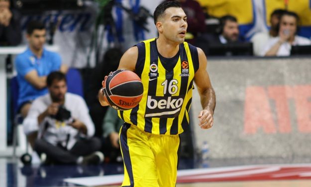 Θετικός βρέθηκε στον κοροναϊό ο Κώστας Σλούκας