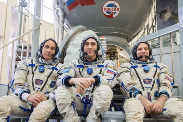 Ο κοροναϊός «ανάγκασε» σε καραντίνα το πλήρωμα του Expedition 63
