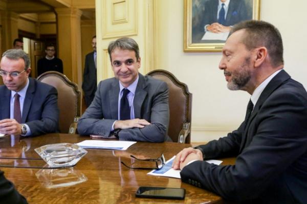 Συναγερμός για την οικονομία – Μαξίμου πήγε ο Στουρνάρας