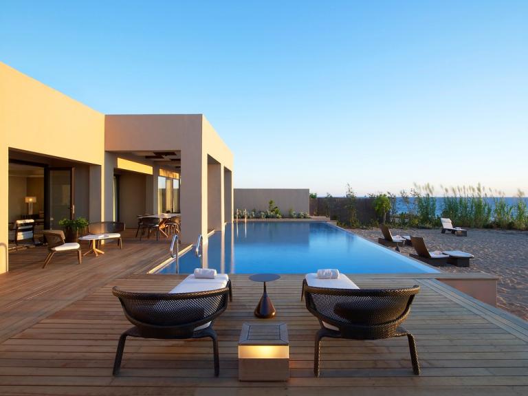 Κοροναϊός : Απαγόρευση λειτουργίας των resorts έως 30 Απριλίου