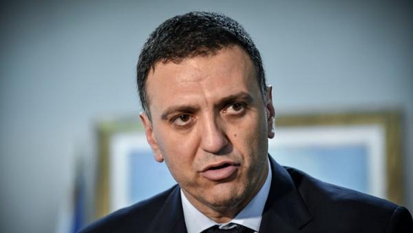 Κικίλιας: Παρέλαβε 50.000 μάσκες από την πρέσβη της Κίνας