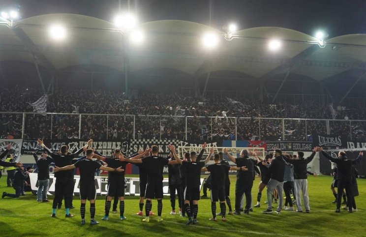 Κοροναϊός : Οι παίκτες του ΟΦΗ διασκεδάζουν την απομόνωση με ένα απίθανο «Toilet Paper Challenge»