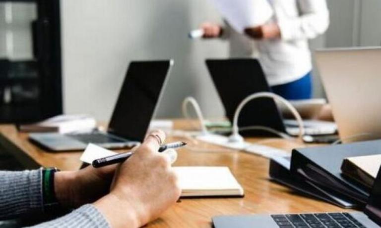 Γραμμές βοήθειας μέσω τηλεφώνου και Skype για ψυχοκοινωνική υποστήριξη