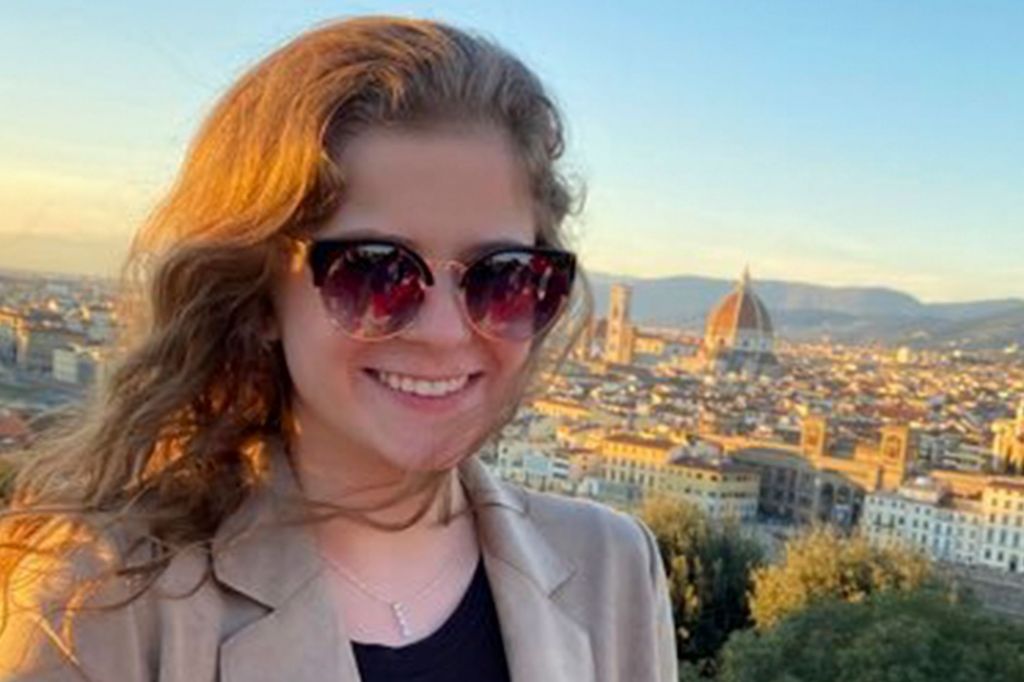 Κοροναϊός: 20χρονη με νέα συμπτώματα - Εχασε ακοή και όσφρηση