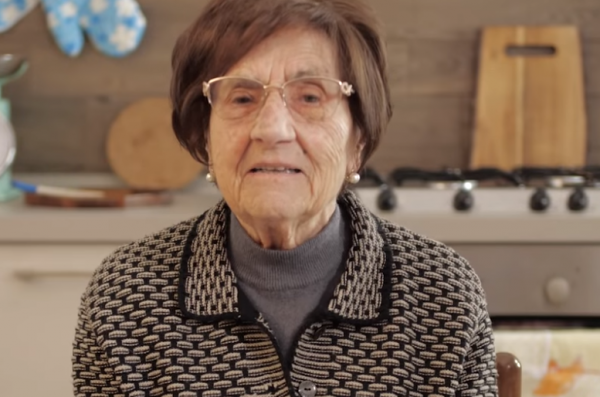 Κοροναϊός : Ιταλίδα γιαγιά δίνει οδηγίες προστασίας και γίνεται viral