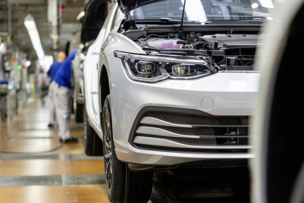 Χειρόφρενο στην παραγωγή -και- του ομίλου VW στην Ευρώπη