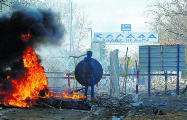 Η Δημοκρατία στα όριά της – Η «ασύμμετρη απειλή», ο «δούρειος ίππος του εχθρού» και το «ξέπλυμα» των νεοναζί