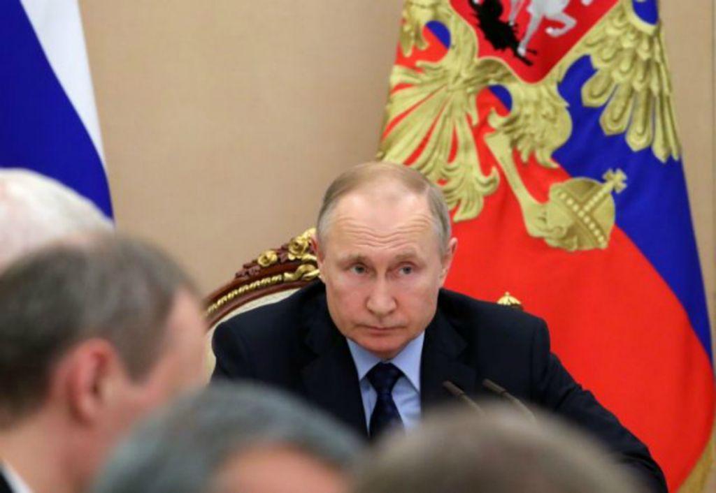 Κοροναϊός – Ρωσία : Ο Πούτιν ενέκρινε τη διεξαγωγή της ψηφοφορίας για τη συνταγματική αναθεώρηση