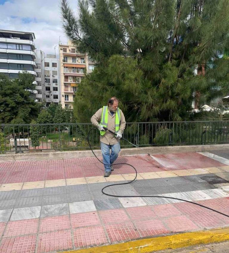 Κοροναϊός : Προληπτική απολύμανση κοινόχρηστων χώρων από τον Δήμο Πειραιά