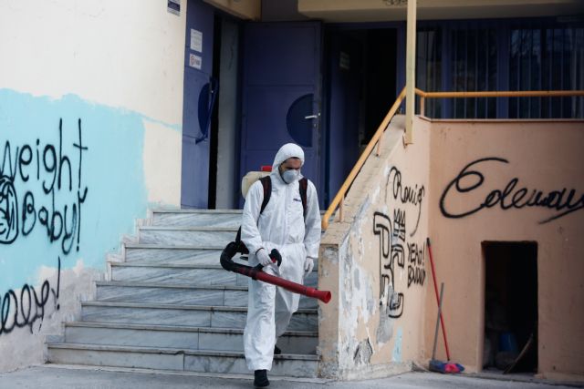 Κοροναϊός : Σε εγρήγορση οι αρχές - Προληπτικό κλείσιμο σχολείων στη χώρα