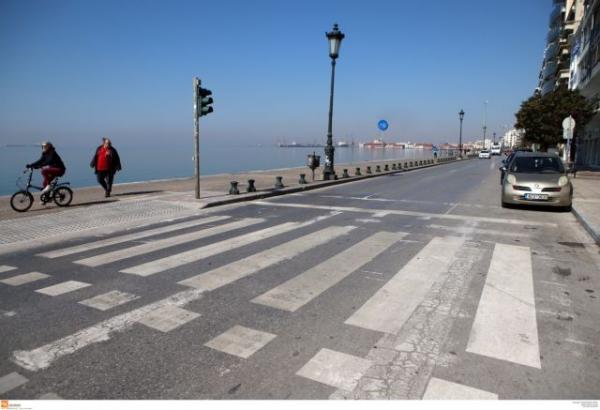 Κοροναϊός : Ενα βήμα από την απαγόρευση της κυκλοφορίας σε όλη τη χώρα