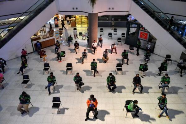 Να προστατεύσουμε όσους δεν μπορούν να «μείνουν σπίτι» και δουλεύουν για εμάς