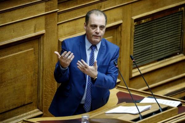 Ακρίτα για Βελόπουλο: Θέτει σε κίνδυνο τις ζωές των πολιτών