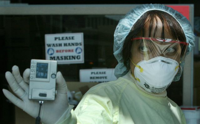 Κοροναϊός: Τι χαρακτηριστικά πρέπει να έχει ένας ιός για να αναβαθμιστεί σε πανδημία