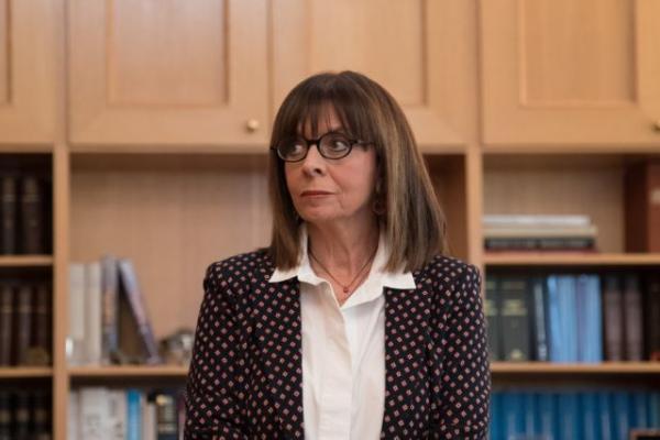 Ο κοροναϊός επηρεάζει και την ορκωμοσία της Σακελλαροπούλου