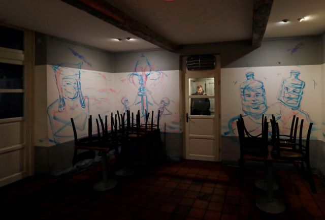 Κοροναϊός : Κλείνουν καταστήματα και εστιατόρια στην Τσεχία