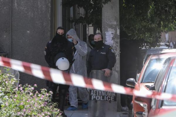Τούνελ και αντιαρματικά βρήκε η Αντιτρομοκρατική σε Σεπόλια και Εξάρχεια