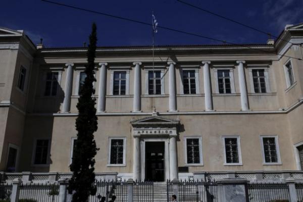 Προσφυγή στο ΣτΕ για το πάγωμα χορήγησης αιτήσεων ασύλου