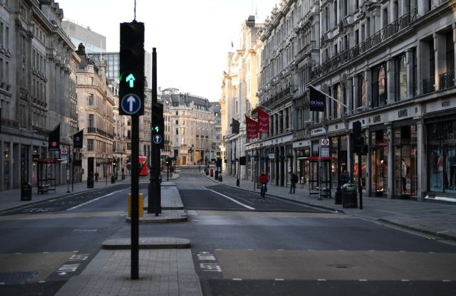 Καταρρέουν τα νοσοκομεία του Λονδίνου : «Τσουνάμι» ασθενών από κοροναϊό