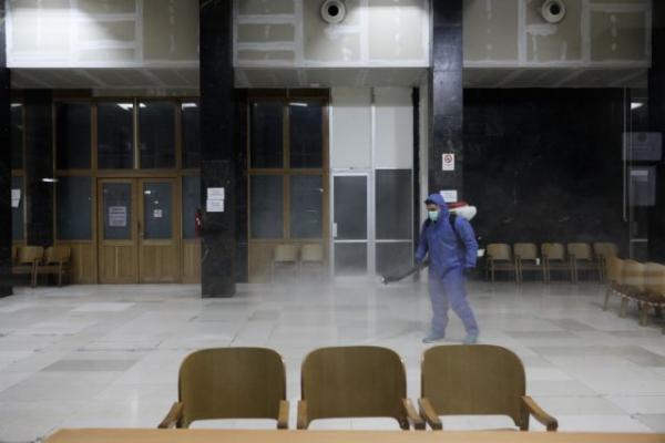 Κοροναϊός : Είδη ατομικής προστασίας προμηθεύτηκαν τα δικαστήρια