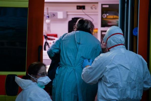 Στη μάχη για την ανάσχεση του κοροναϊού ο πλανήτης – Ανησυχία μετά τα 31 κρούσματα στην Ελλάδα