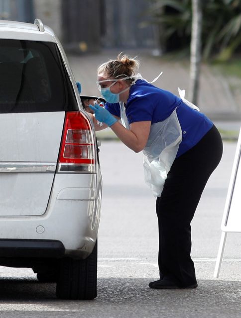 Κοροναϊός :  Πάνω από 1.000 οι νεκροί στη Βρετανία – 260 νέοι θάνατοι σε μία μέρα