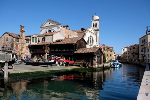 Κοροναϊός : Πιο καθαρά από ποτέ τα νερά στο κανάλι της Βενετίας