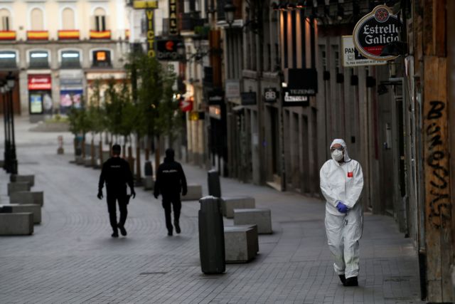 Κοροναϊός : Σε καραντίνα ο μισός πλανήτης – Ρεκόρ ημερήσιων θανάτων στην Ισπανία, συναγερμός στις ΗΠΑ