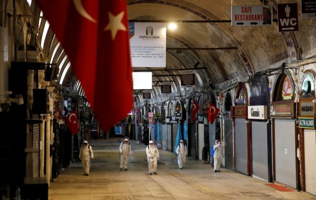 Κοροναϊός : Περιορίζει τις εξαγωγές συσκευών αναπνευστικής υποστήριξης η Τουρκία