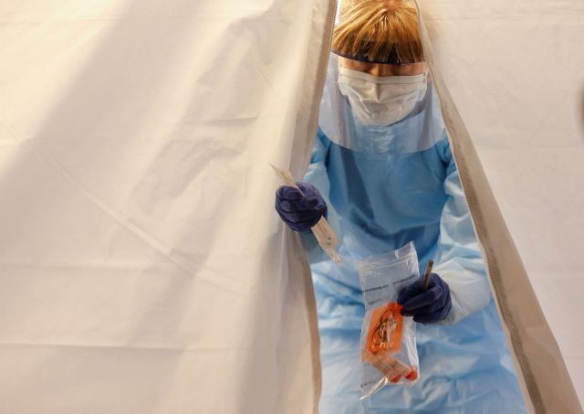 Κοροναϊός - Νέα μελέτη : Ένας στους 1.000 ασθενείς θα εμφανίσει συμπτώματα μετά την καραντίνα