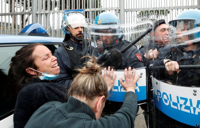 Κοροναϊός : Στις φλόγες φυλακή στην Ιταλία - Κύμα εξεγέρσεων κρατουμένων