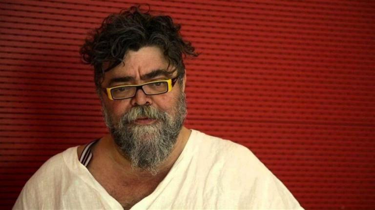 Ο Σταμάτης Κραουνάκης έχει τη δική του «θεωρία συνωμοσίας» για τον κοροναϊό