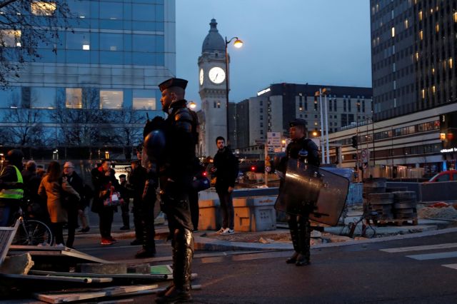 Πυροβολισμοί σε τζαμί στο Παρίσι -Ένας τραυματίας