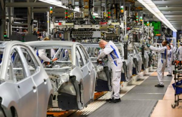 Κοροναϊός: Η αυτοκινητοβιομηχανία στην Ευρώπη κλείνει εργοστάσια και μειώνει την παραγωγή