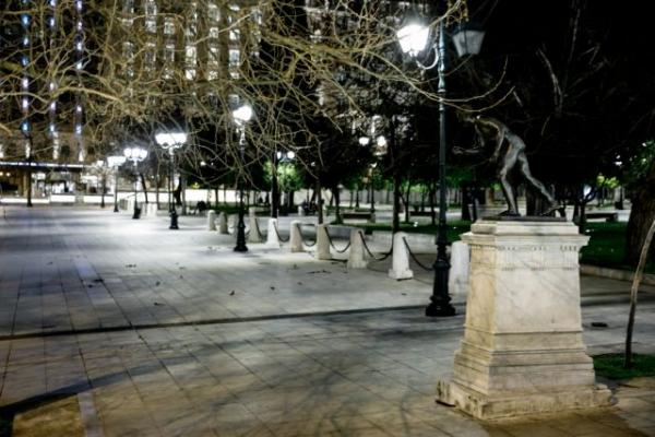Κάθε μέρα και αυστηρότερα μέτρα από την κυβέρνηση – Το ακραίο σενάριο που θέλει να αποφύγει
