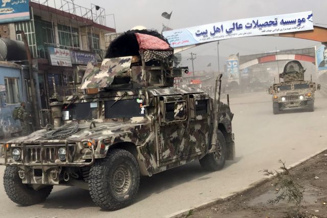 Λουτρό αίματος στο Αφγανιστάν: 29 νεκροί από επίθεση σε τελετή στην Καμπούλ