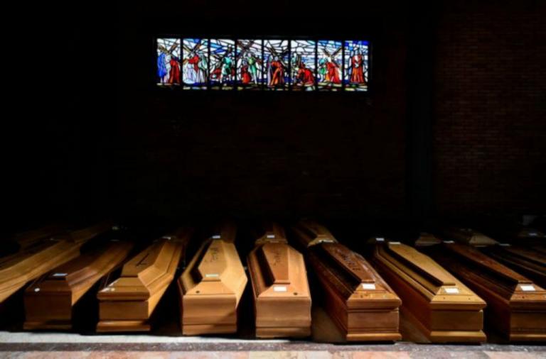 Θερίζει ο κοροναϊός: Πάνω από 18 χιλιάδες οι νεκροί παγκοσμίως