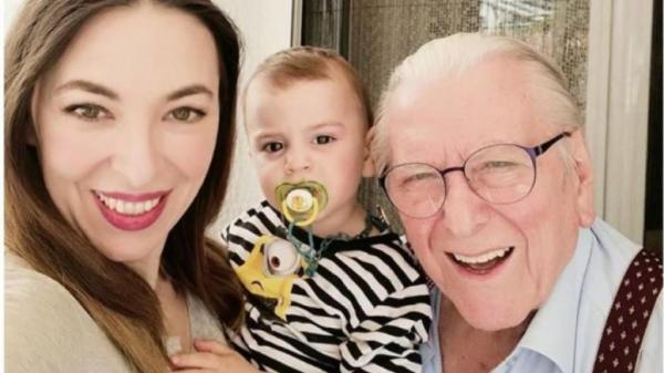 Αλίκη Κατσαβού: Πώς είπε στον γιο της Φοίβο ότι πέθανε ο Κώστας Βουτσάς;