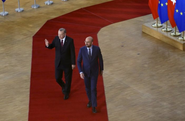 Το «Βατερλώ» Ερντογάν στις Βρυξέλλες και οι πιέσεις του Σουλτάνου να πάρει κάτι από τους Ευρωπαίους